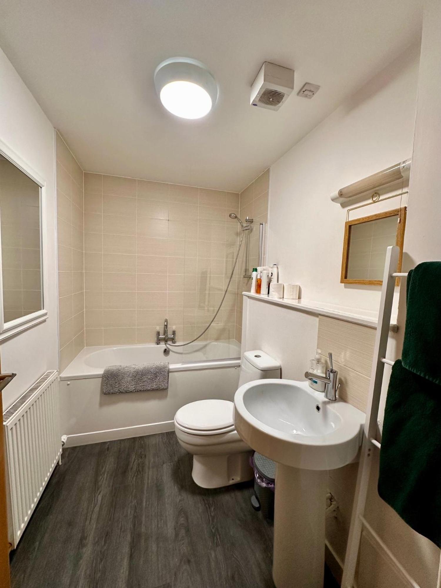 City Centre Apartment Next To Bus And Train Station Inverness Exteriér fotografie